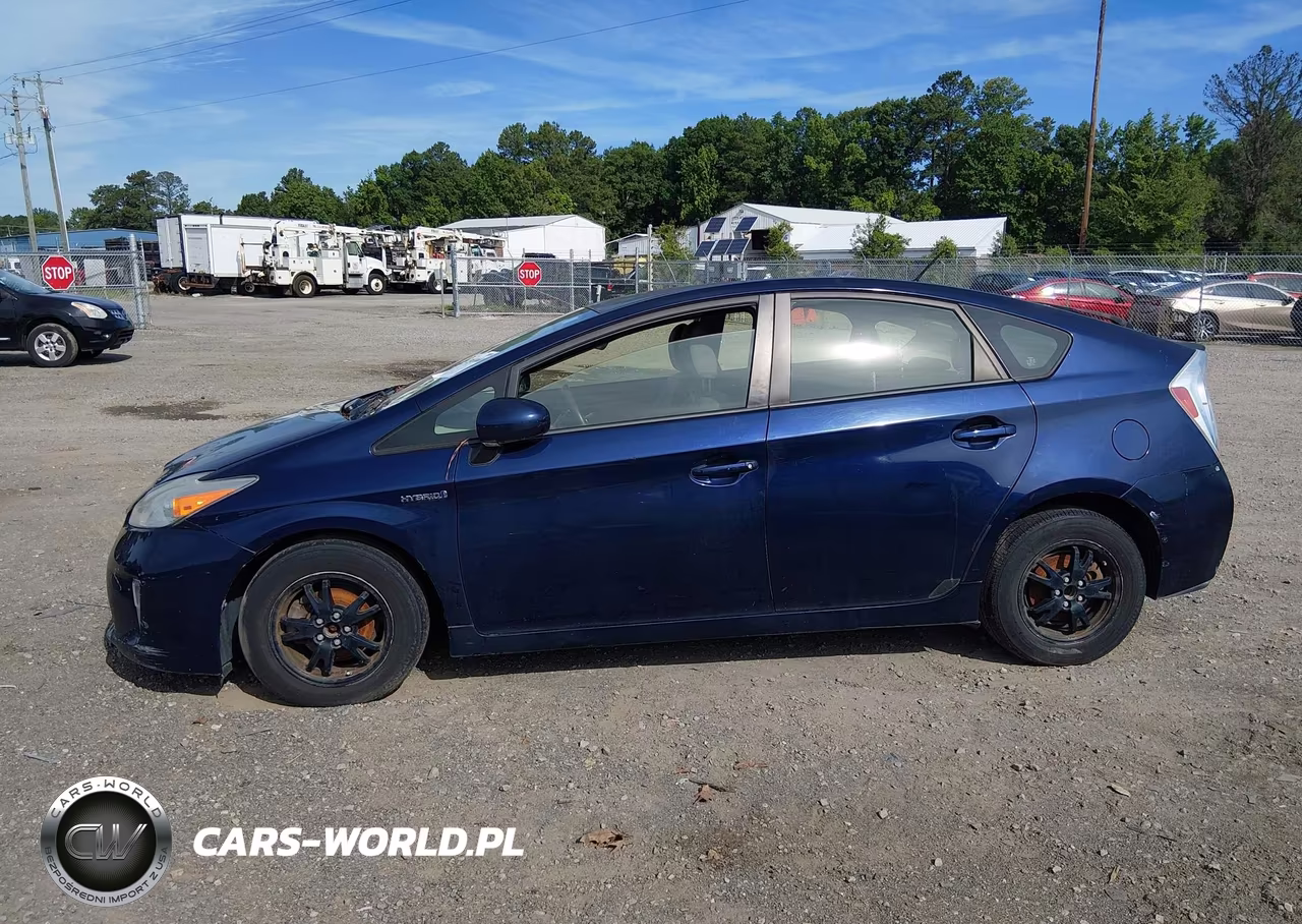 2013 Toyota Prius Three VIN:JTDKN3DU2D0344492 - 14
