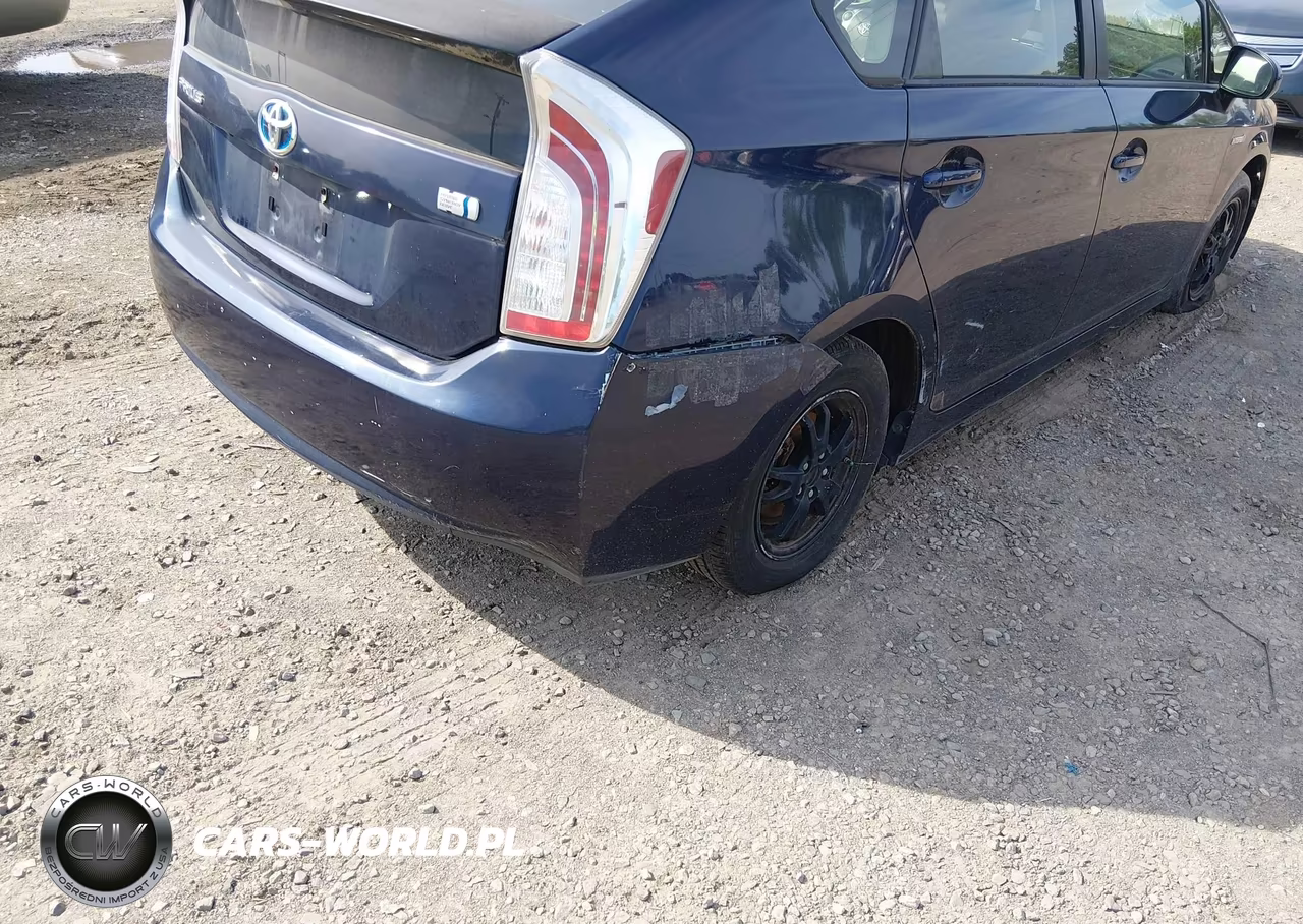 2013 Toyota Prius Three VIN:JTDKN3DU2D0344492 - 17