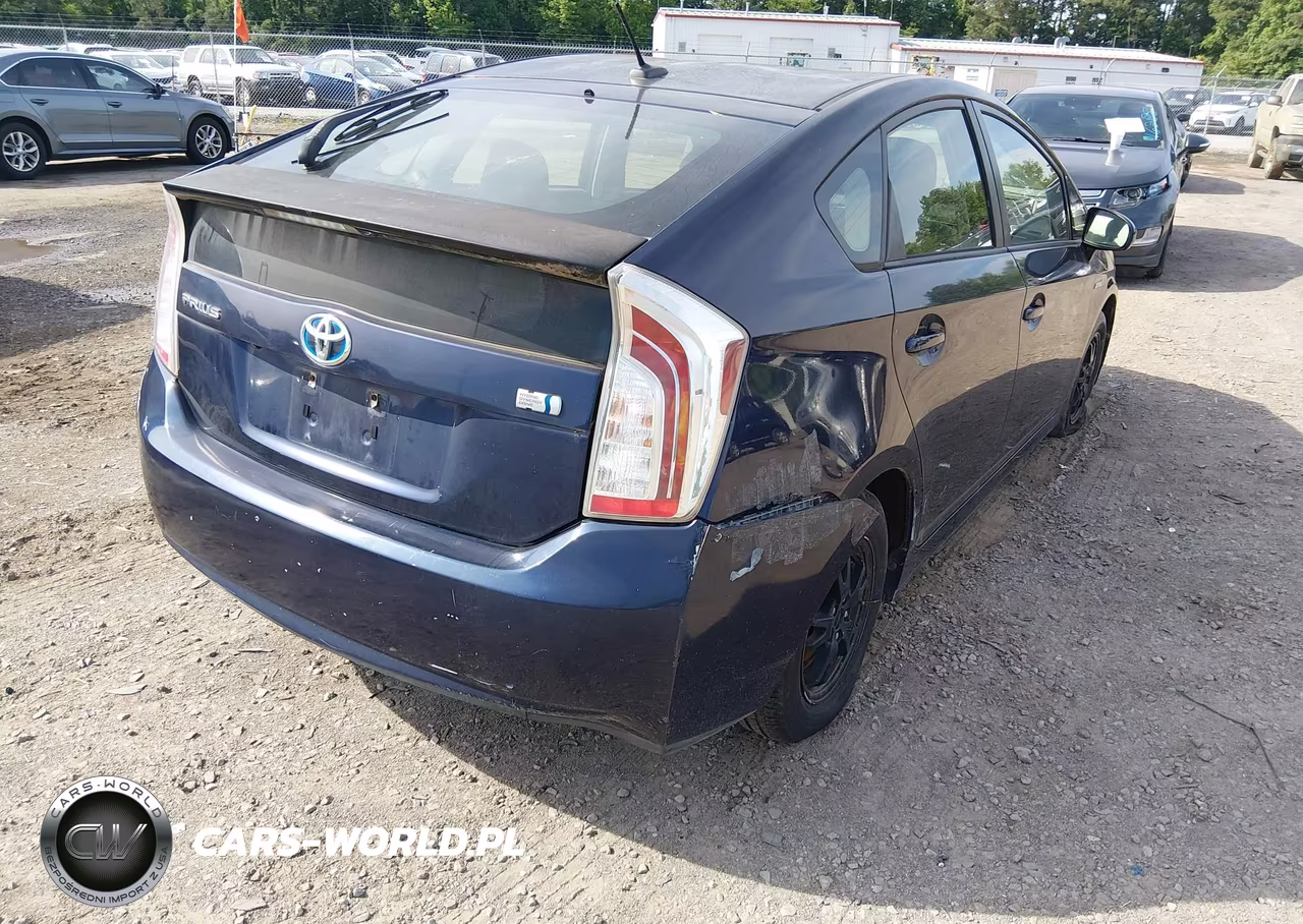 2013 Toyota Prius Three VIN:JTDKN3DU2D0344492 - 4