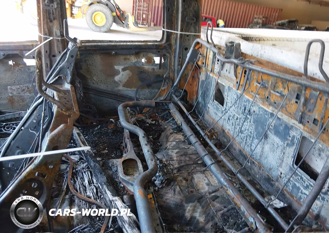 2015 Ram 3500 Chassis Tradesman-Slt-Laramie VIN:3C7WRTCJ2FG627098 - 7