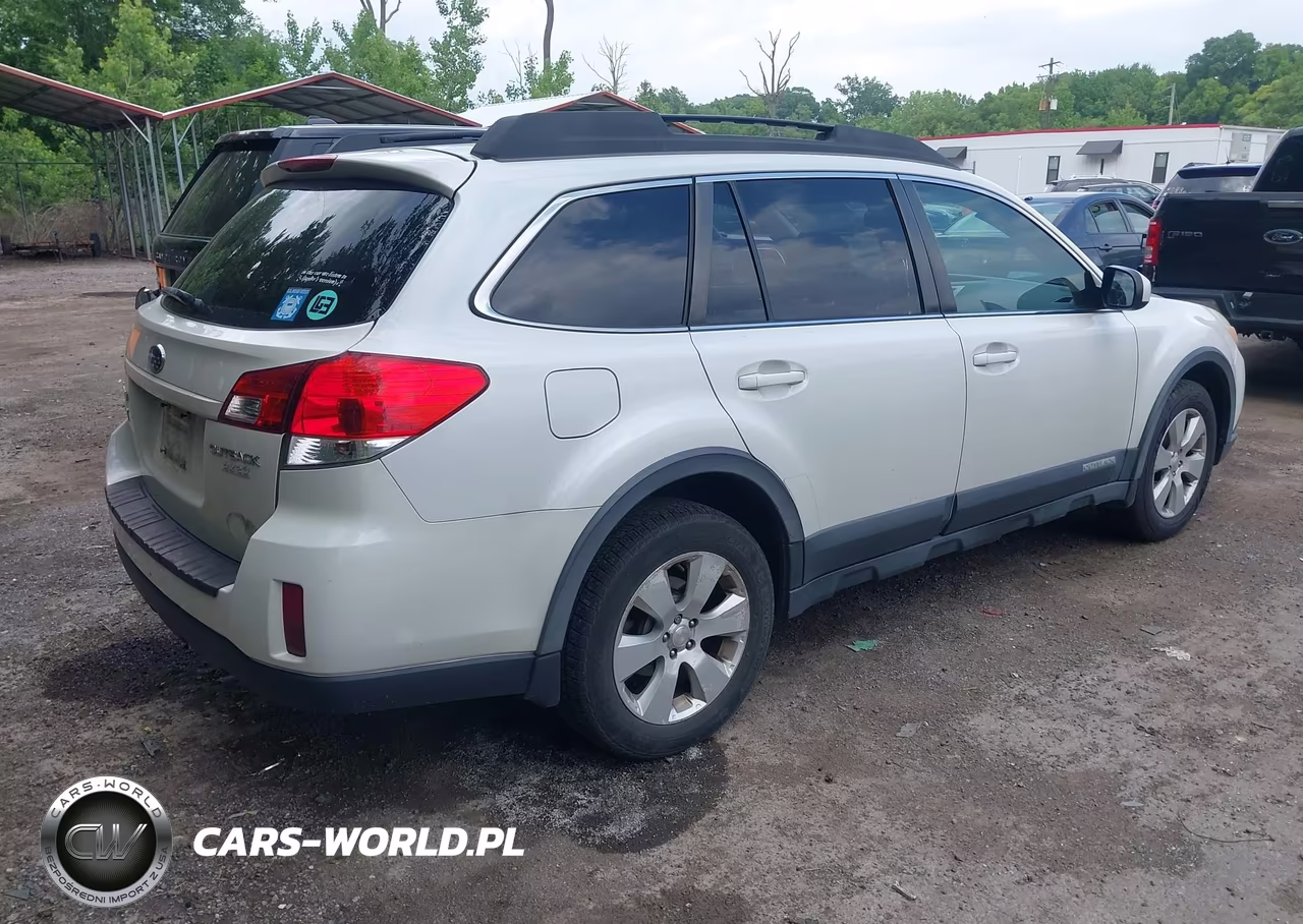 2010 Subaru Outback 2.5I Premium VIN:4S4BRBCC2A3376548 - 4