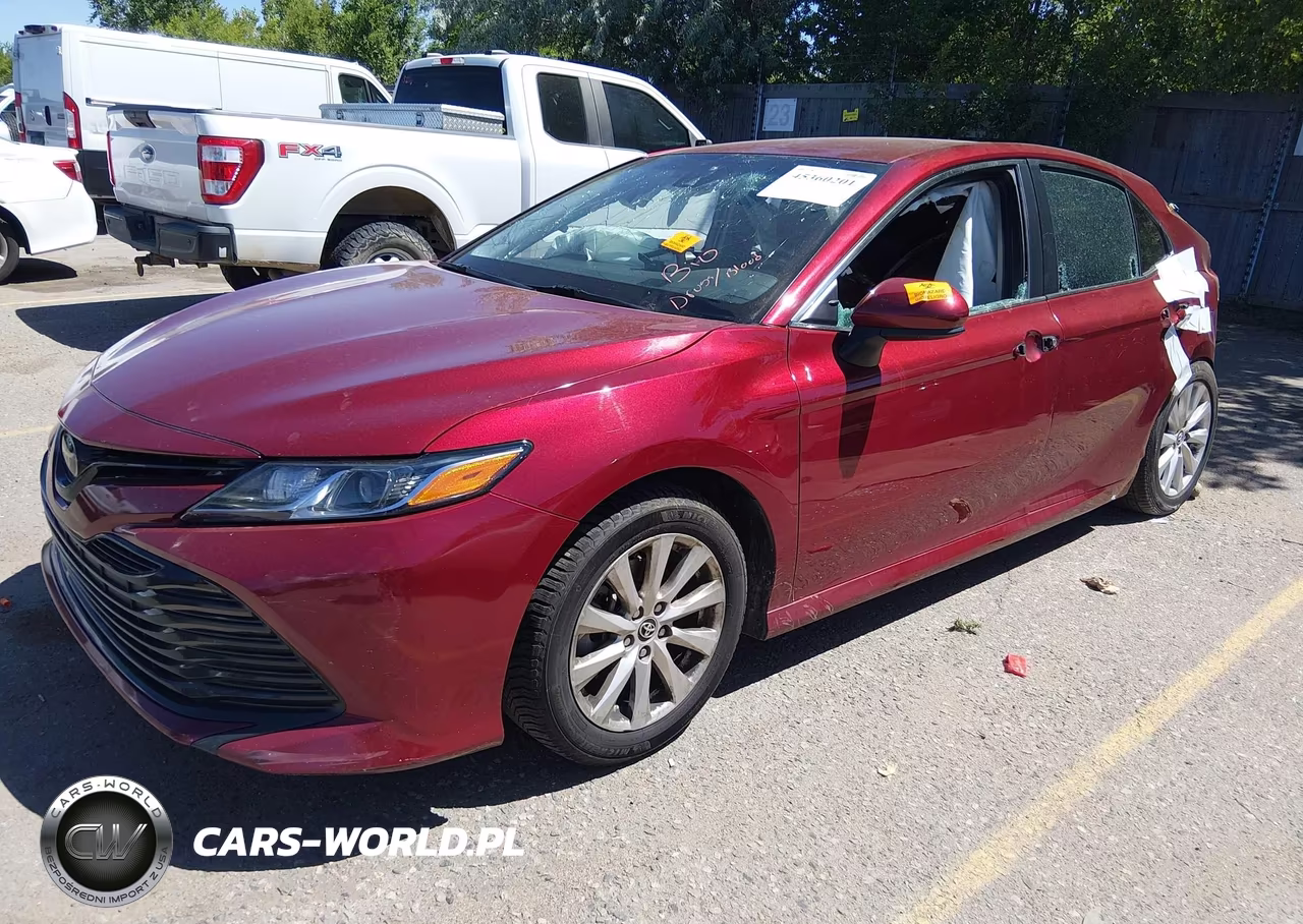 2018 Toyota Camry Le VIN:4T1B11HK5JU585990 - 2