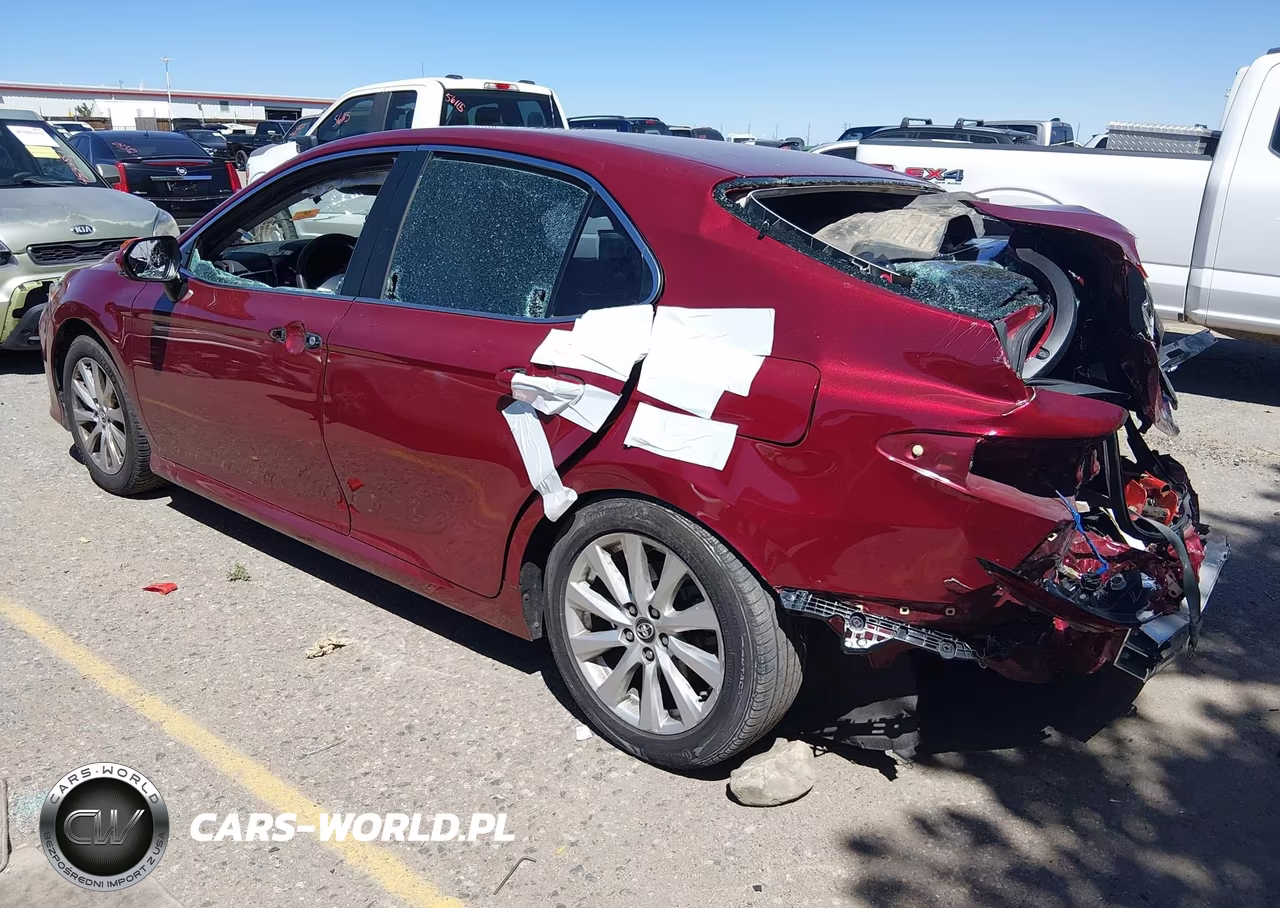 2018 Toyota Camry Le VIN:4T1B11HK5JU585990 - 3