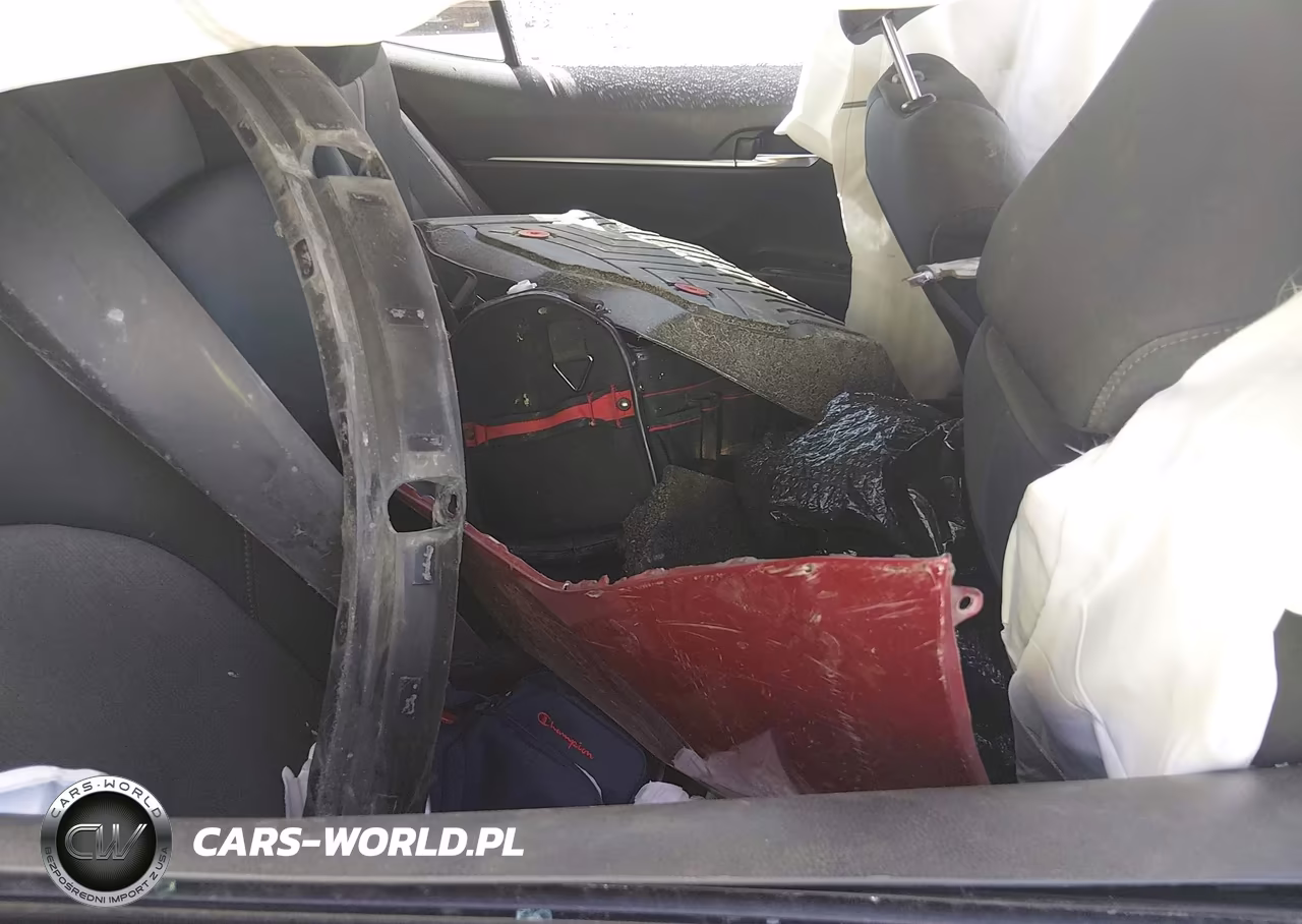 2018 Toyota Camry Le VIN:4T1B11HK5JU585990 - 8