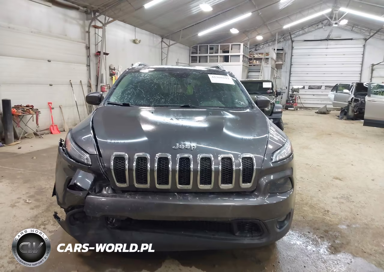 2018 Jeep Cherokee Latitude Plus 4X4 VIN:1C4PJMLBXJD508244 - 12
