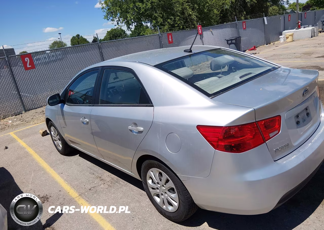 2010 Kia Forte Lx VIN:KNAFT4A21A5078524 - 3