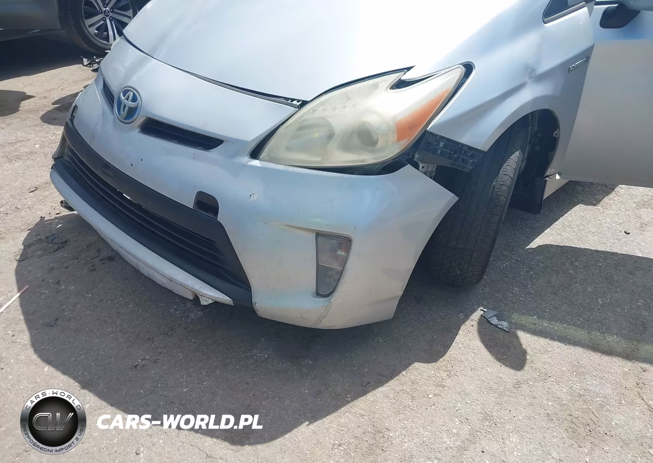2014 Toyota Prius Two VIN:JTDKN3DU3E1735551 - 6