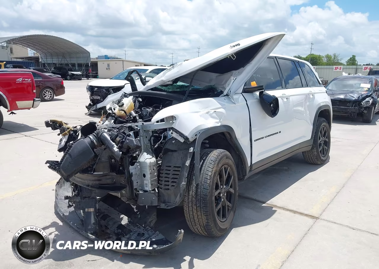 2025 Jeep Grand Cherokee Altitude 4X4 VIN:1C4RJHAG9SC269615 - 2
