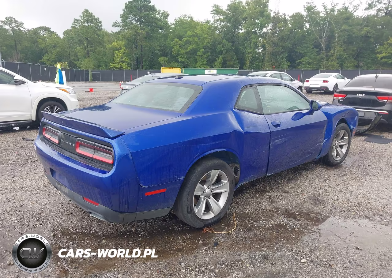 2018 Dodge Challenger Sxt VIN:2C3CDZAG0JH251894 - 4