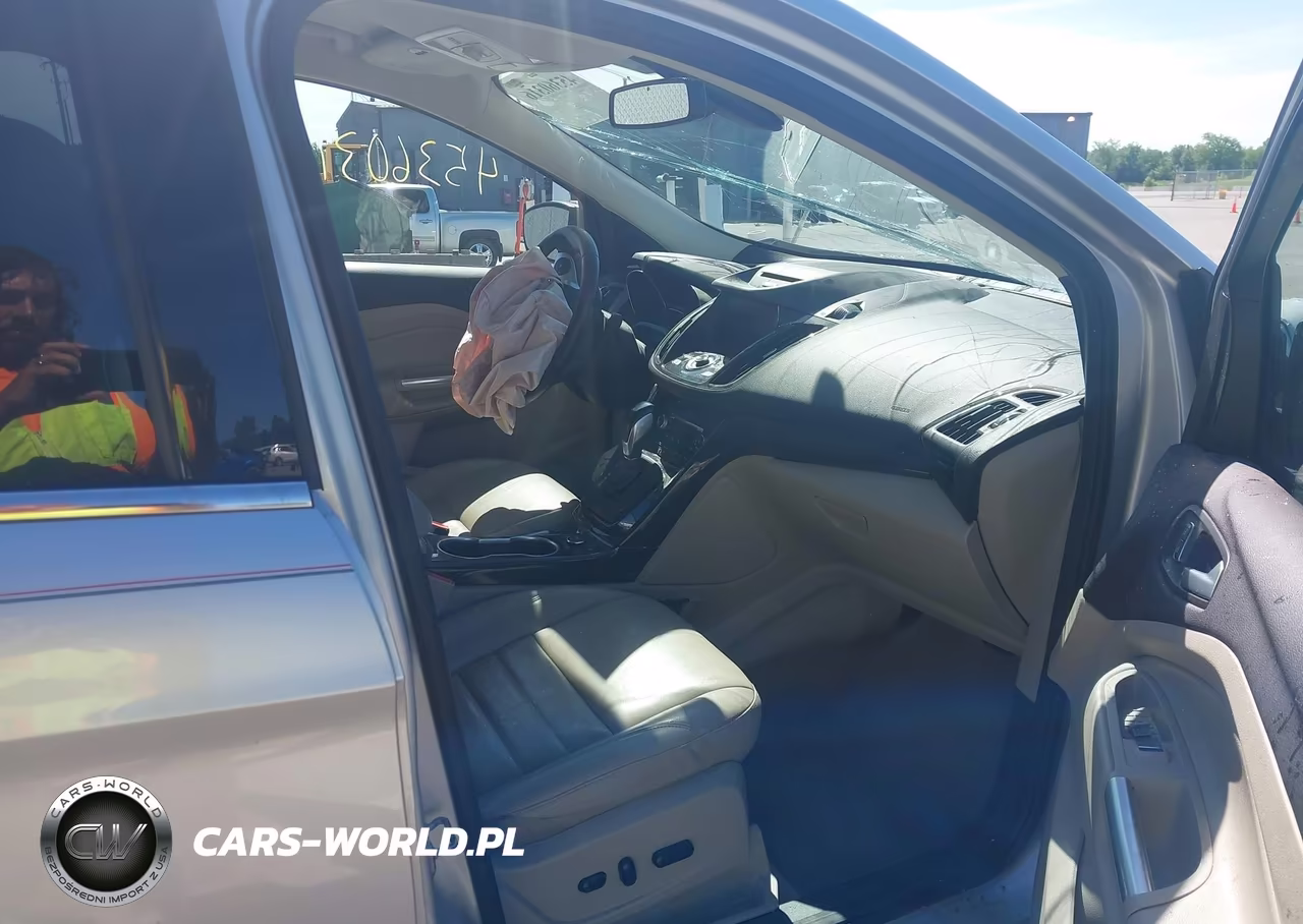 2015 Ford Escape Titanium VIN:1FMCU9J99FUB38555 - 5