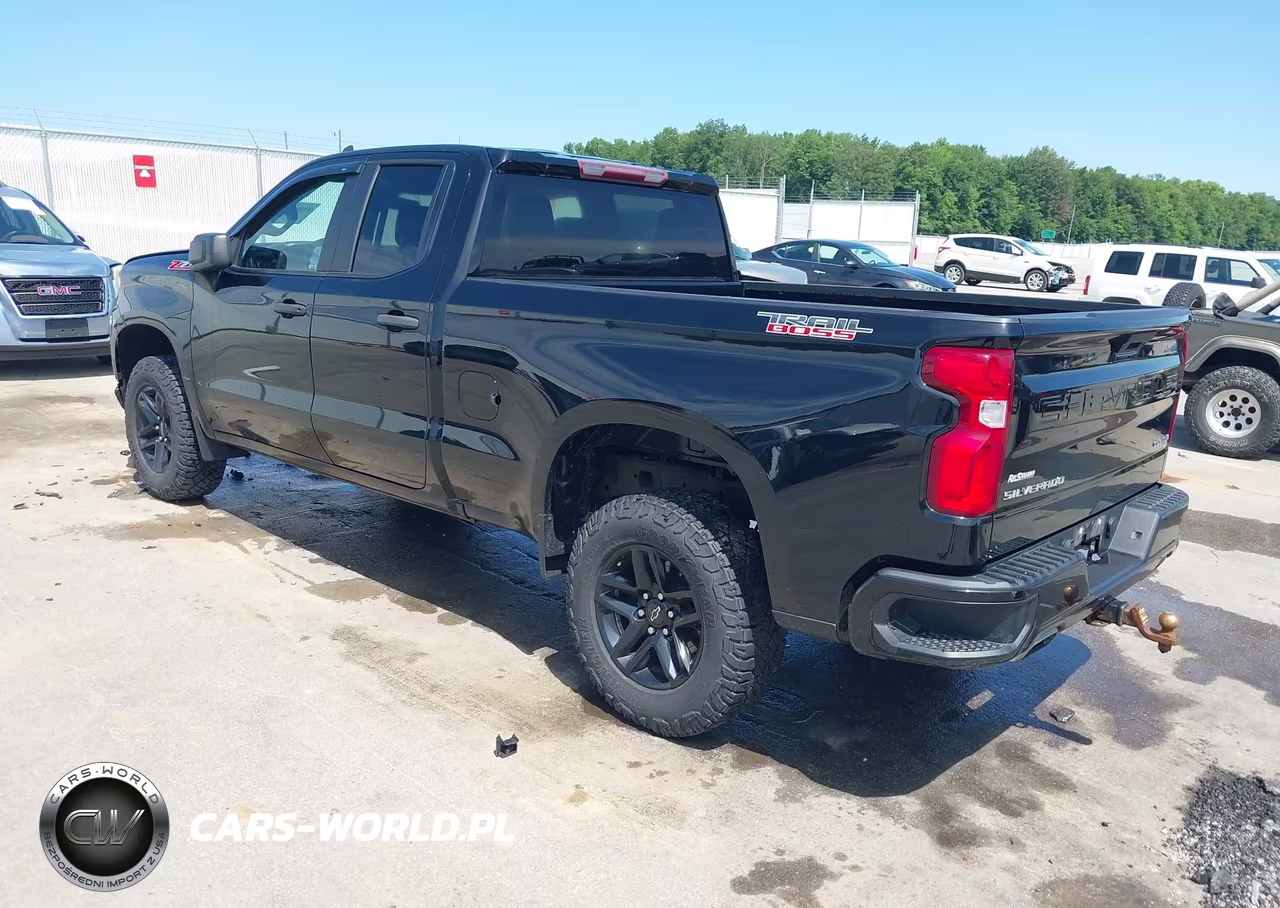 2019 Chevrolet Silverado 1500 Custom Trail Boss VIN:1GCRYCEF2KZ176299 - 3