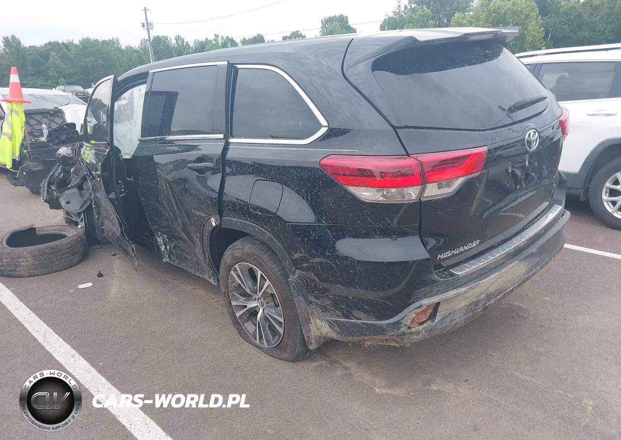2017 Toyota Highlander Le VIN:5TDZZRFH0HS221671 - 3