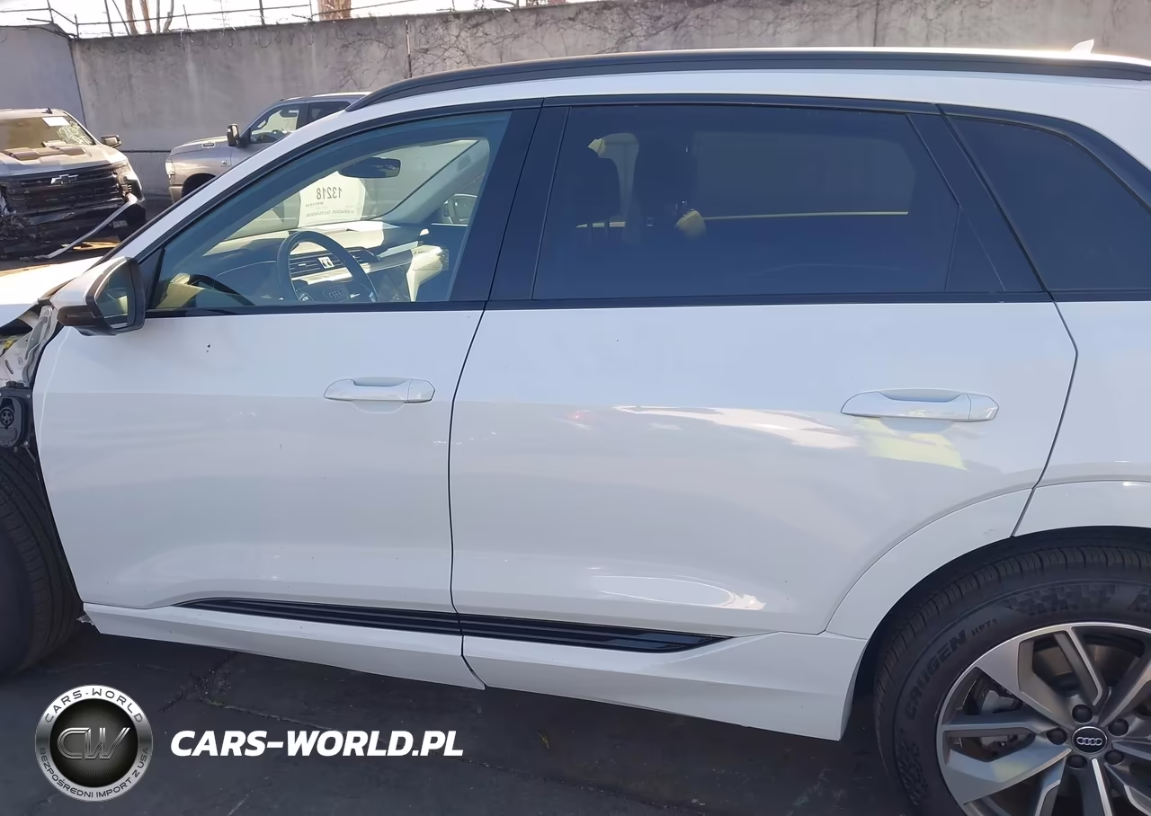 2021 Audi E-Tron Premium Plus Quattro VIN:WA1LAAGE7MB001300 - 15