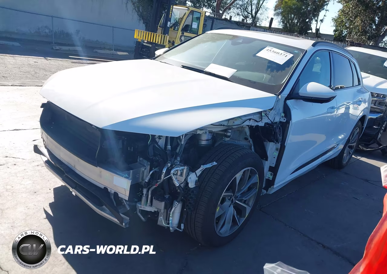 2021 Audi E-Tron Premium Plus Quattro VIN:WA1LAAGE7MB001300 - 2