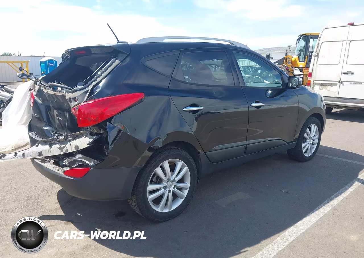 2010 Hyundai Tucson Limited VIN:KM8JU3AC6AU041712 - 4