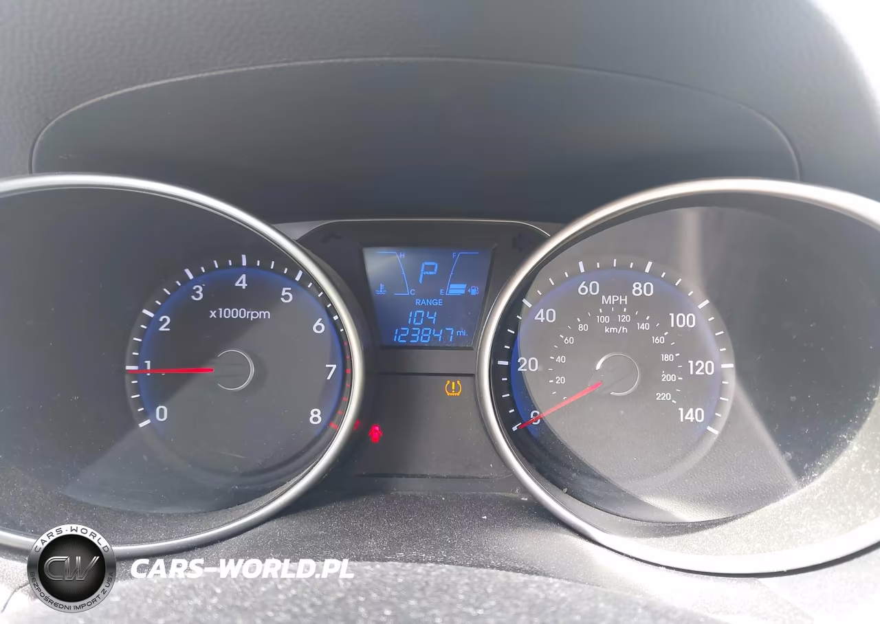 2010 Hyundai Tucson Limited VIN:KM8JU3AC6AU041712 - 7