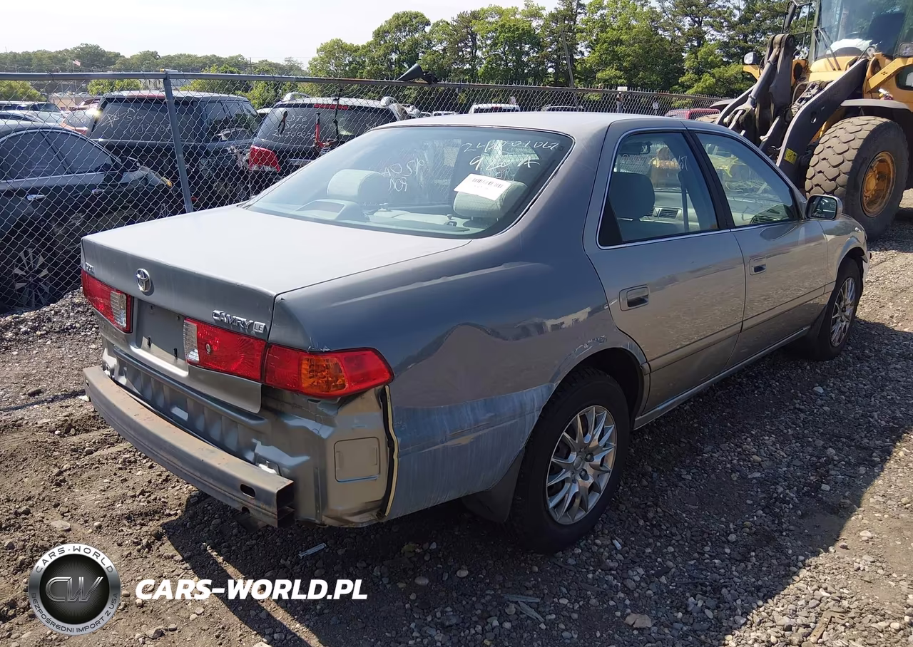 2000 Toyota Camry Le VIN:JT2BG22K0Y0521321 - 4