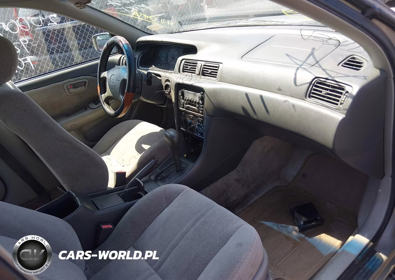 2000 Toyota Camry Le VIN:JT2BG22K0Y0521321 - 5