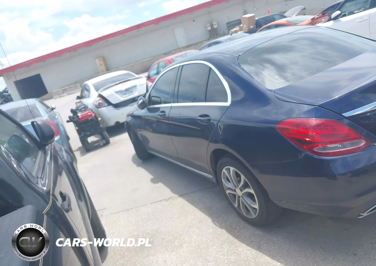 2015 Mercedes-Benz C 300 4Matic VIN:55SWF4KB2FU009807 - 14