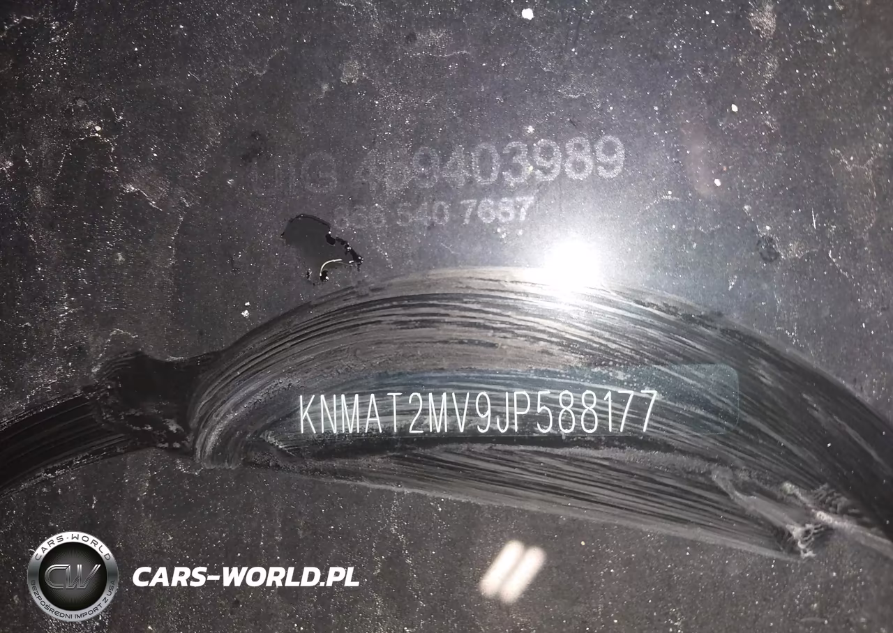 2018 Nissan Rogue S VIN:KNMAT2MV9JP588177 - 9