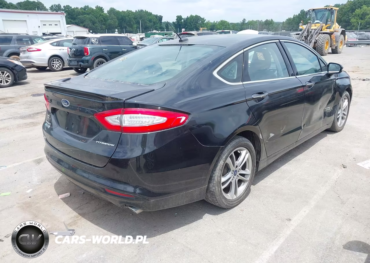 2015 Ford Fusion Energi Titanium VIN:3FA6P0SUXFR274665 - 4