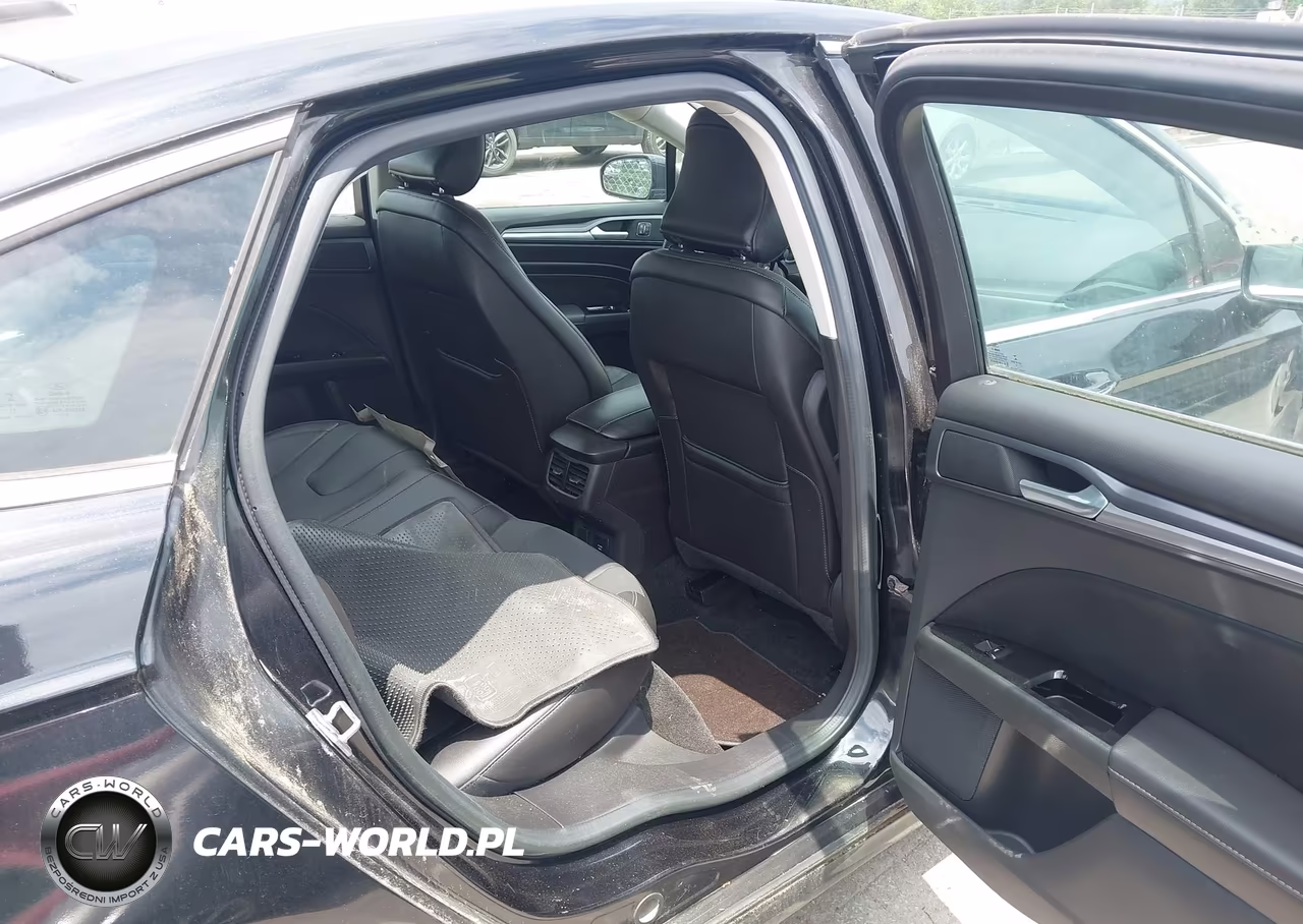 2015 Ford Fusion Energi Titanium VIN:3FA6P0SUXFR274665 - 8