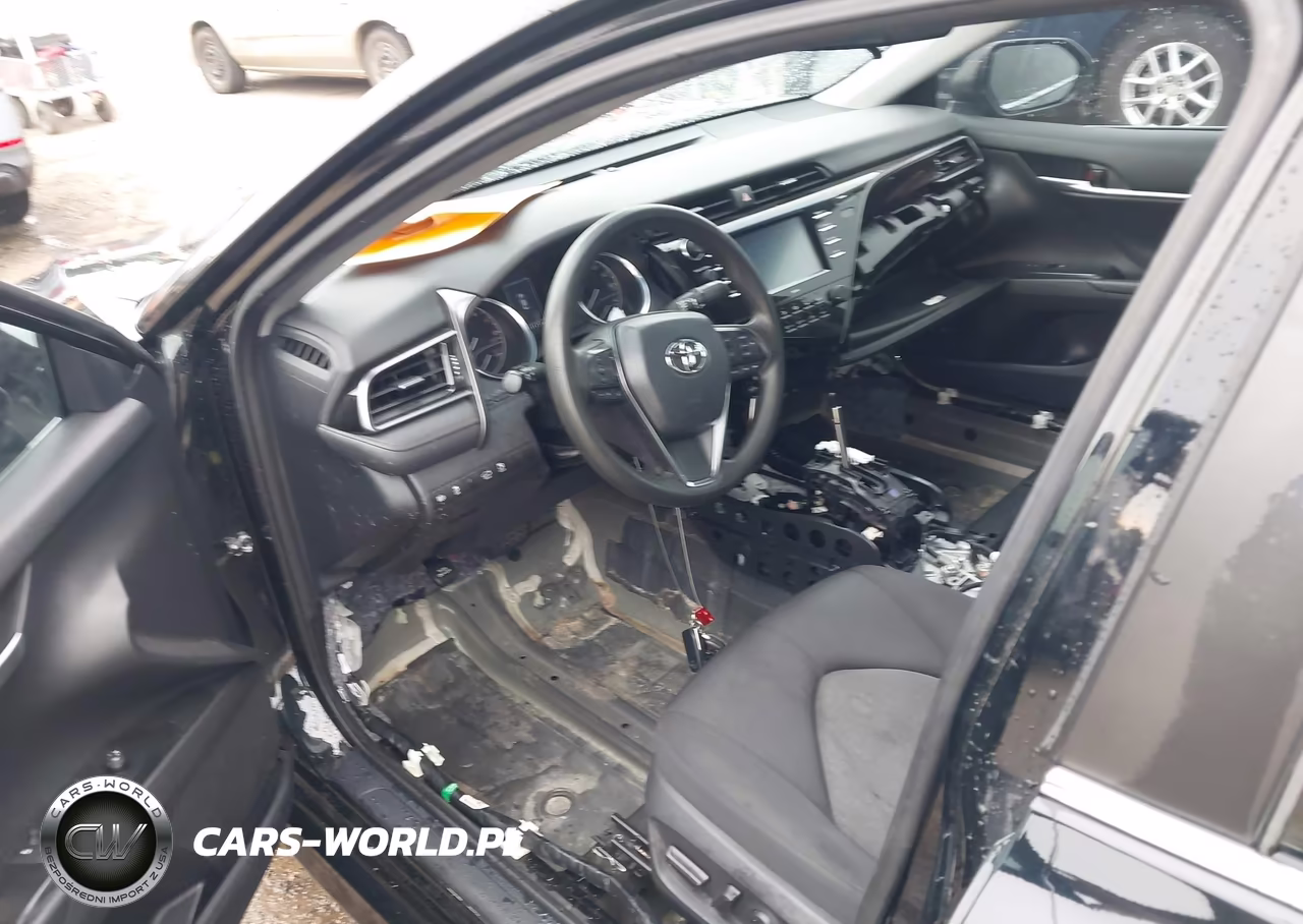 2020 Toyota Camry Le VIN:4T1C11AK0LU508347 - 13