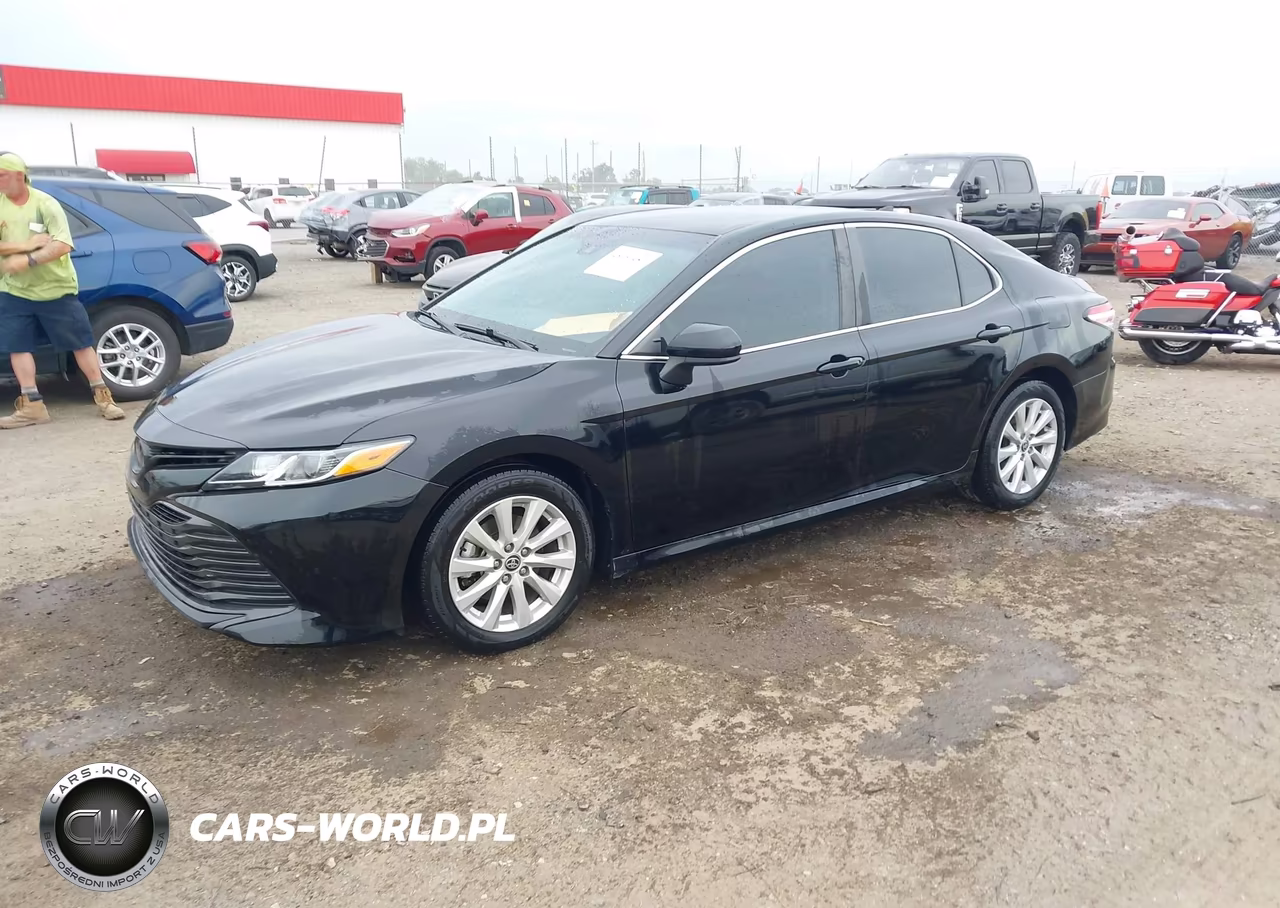 2020 Toyota Camry Le VIN:4T1C11AK0LU508347 - 2