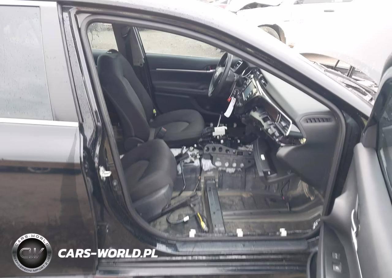 2020 Toyota Camry Le VIN:4T1C11AK0LU508347 - 5