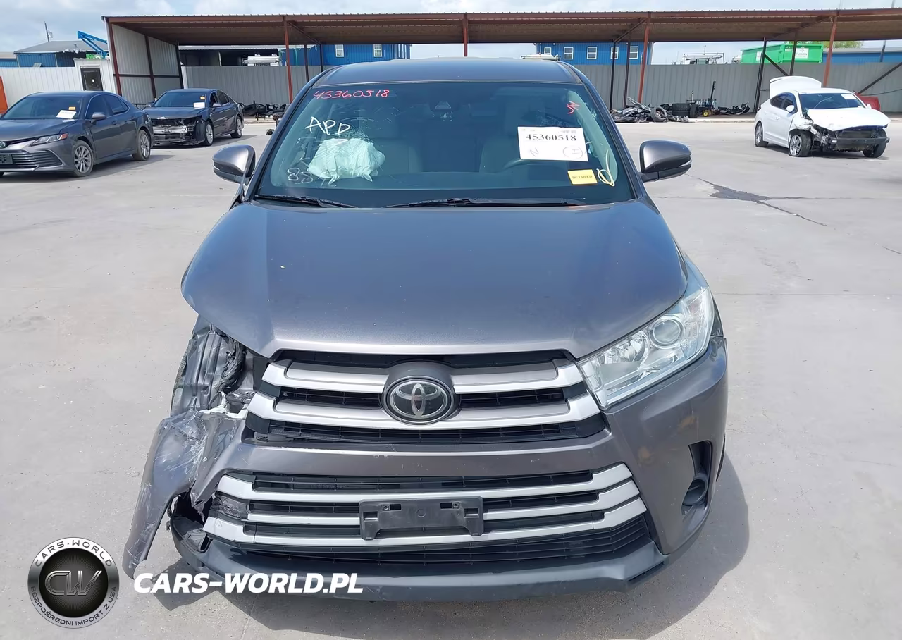 2018 Toyota Highlander Le VIN:5TDZARFH3JS038892 - 12