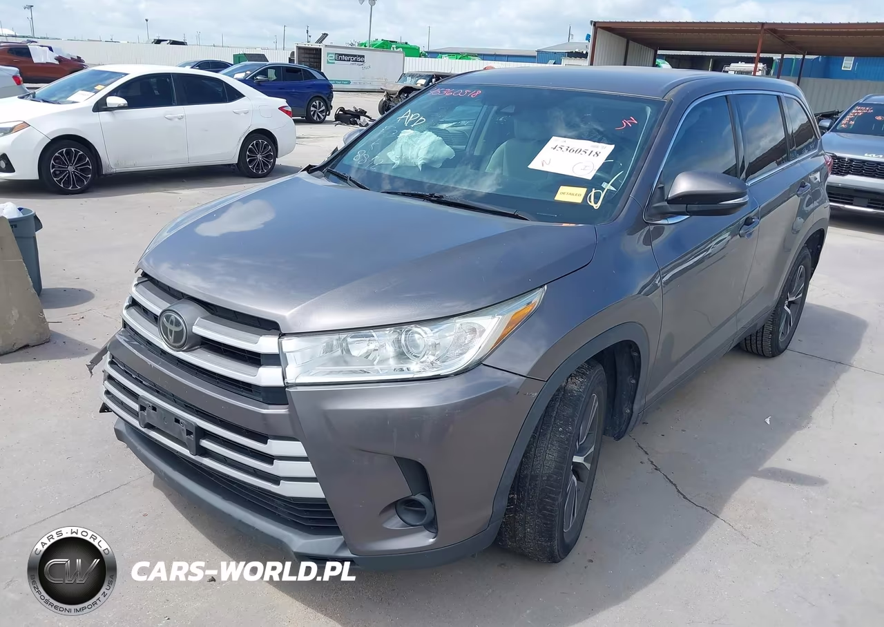 2018 Toyota Highlander Le VIN:5TDZARFH3JS038892 - 2