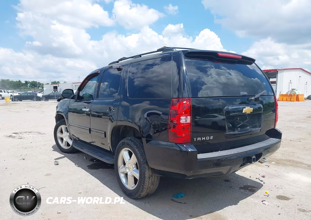 2013 Chevrolet Tahoe Ls VIN:1GNSCAE02DR131258 - 3