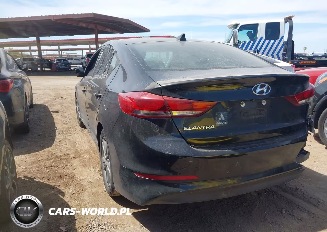 2018 Hyundai Elantra Sel VIN:5NPD84LF5JH365117 - 3