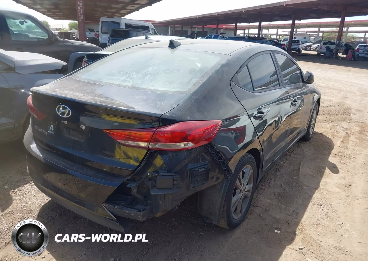 2018 Hyundai Elantra Sel VIN:5NPD84LF5JH365117 - 4