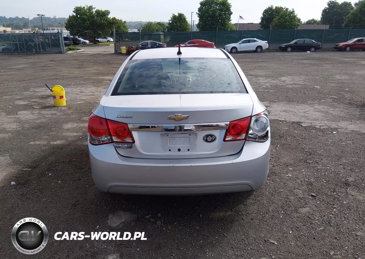 2014 Chevrolet Cruze Ls Auto VIN:1G1PA5SG9E7466360 - 16