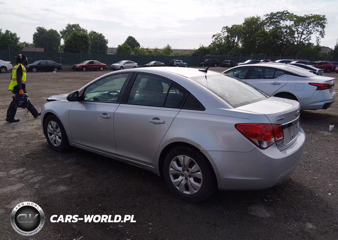 2014 Chevrolet Cruze Ls Auto VIN:1G1PA5SG9E7466360 - 3