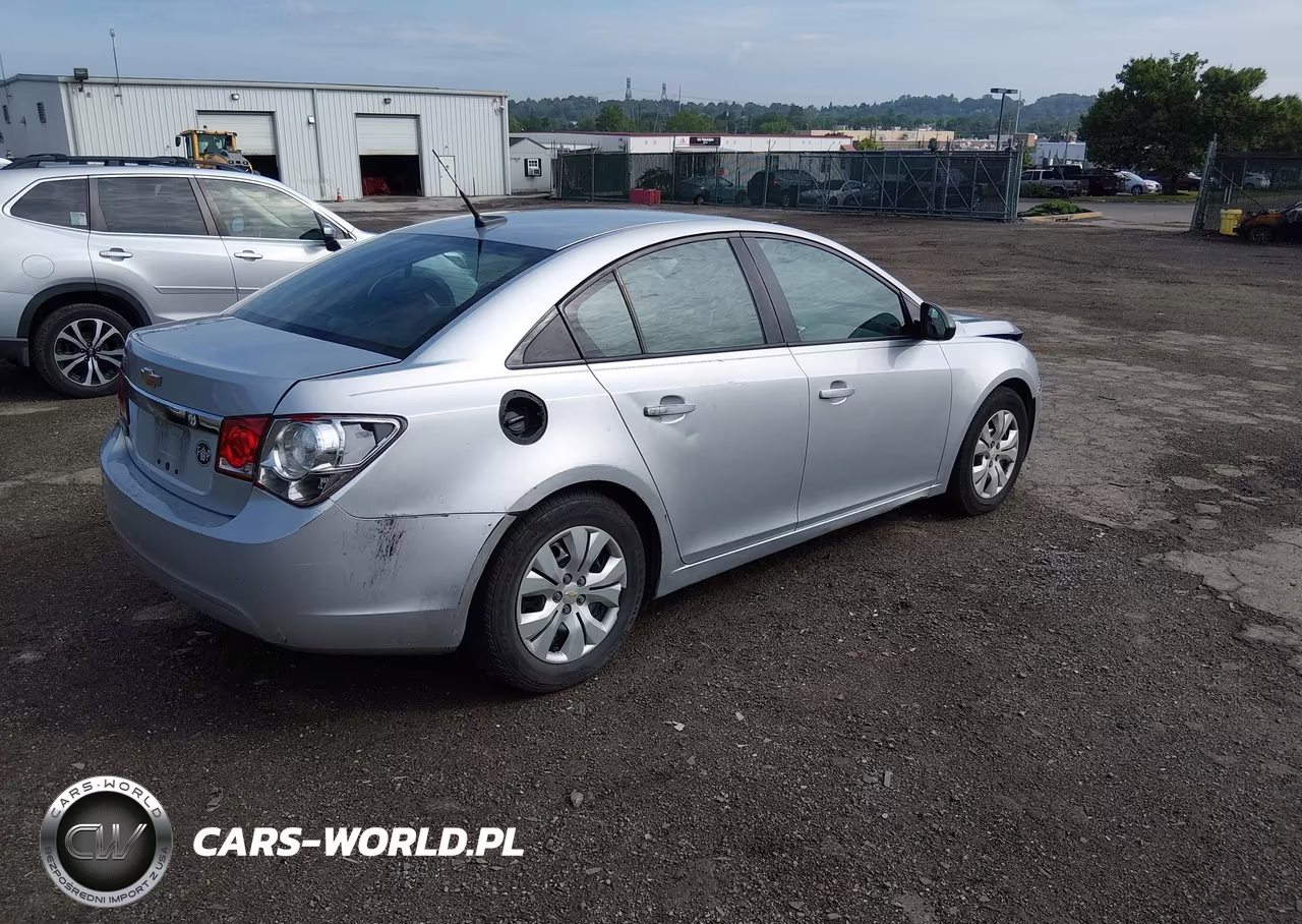 2014 Chevrolet Cruze Ls Auto VIN:1G1PA5SG9E7466360 - 4