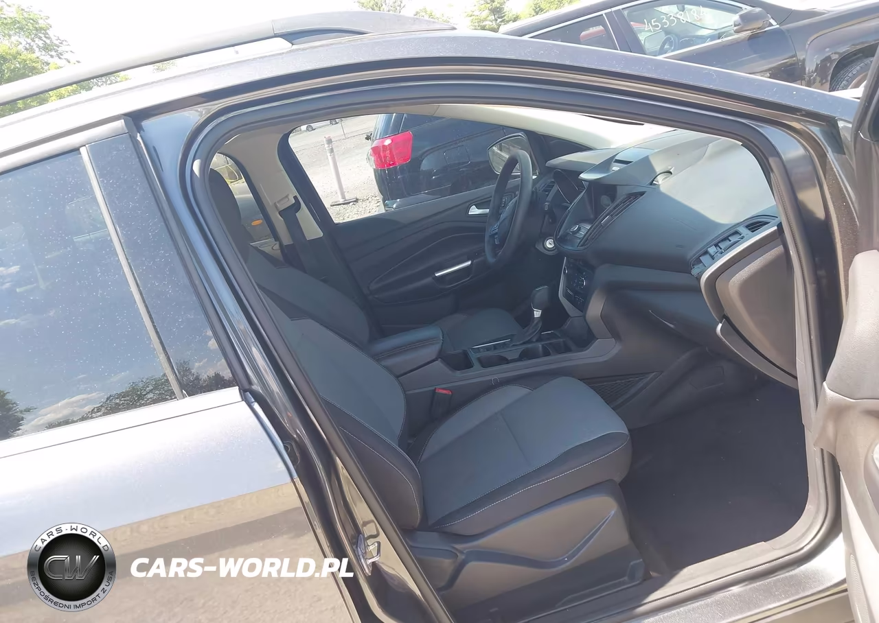 2017 Ford Escape Se VIN:1FMCU9GD0HUA24989 - 5
