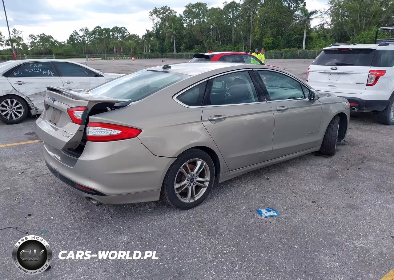 2015 Ford Fusion Hybrid Titanium VIN:3FA6P0RU6FR287287 - 4