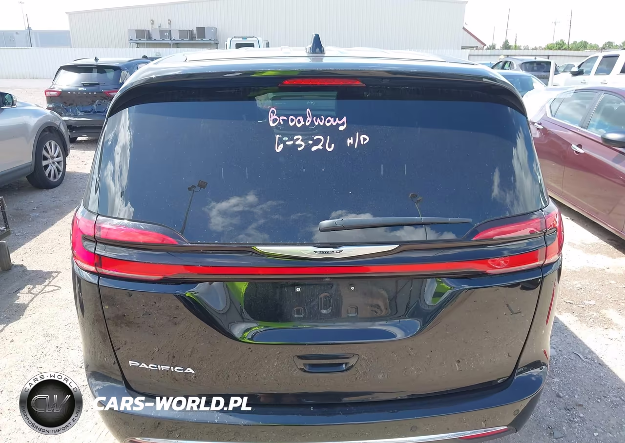 2025 Chrysler Pacifica Select VIN:2C4RC1BG2SR585994 - 16