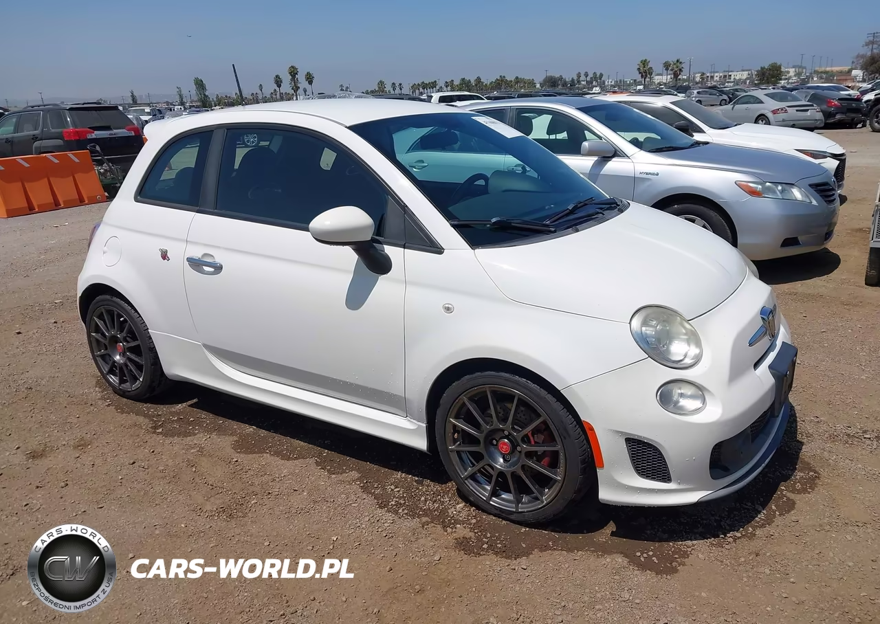 2015 Fiat 500 Abarth – zdjęcie 1 z 11