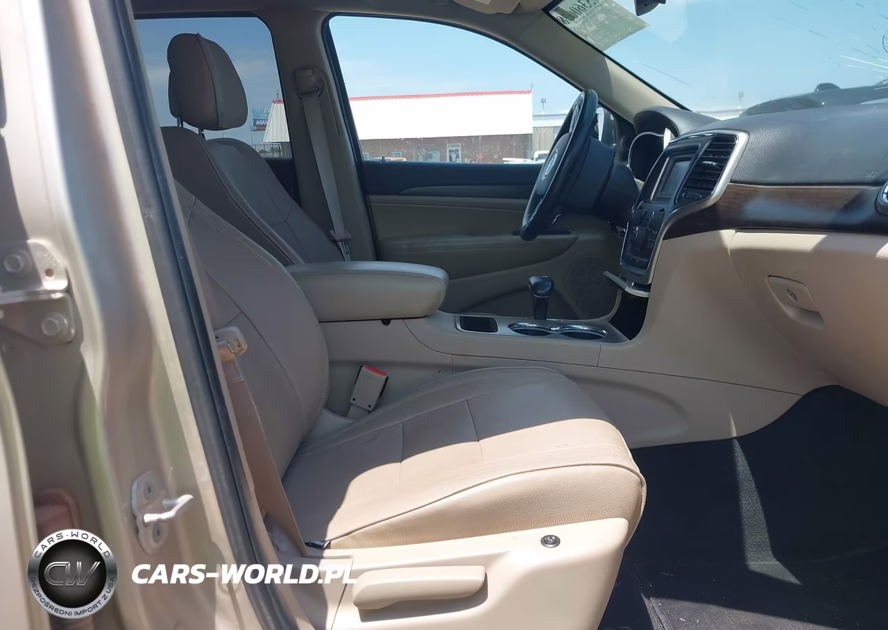 2014 Jeep Grand Cherokee Laredo VIN:1C4RJFAG8EC242317 - 5