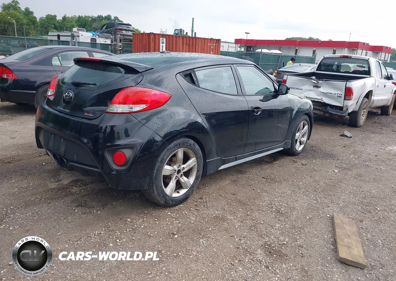2015 Hyundai Veloster Turbo VIN:KMHTC6AEXFU228831 - 4
