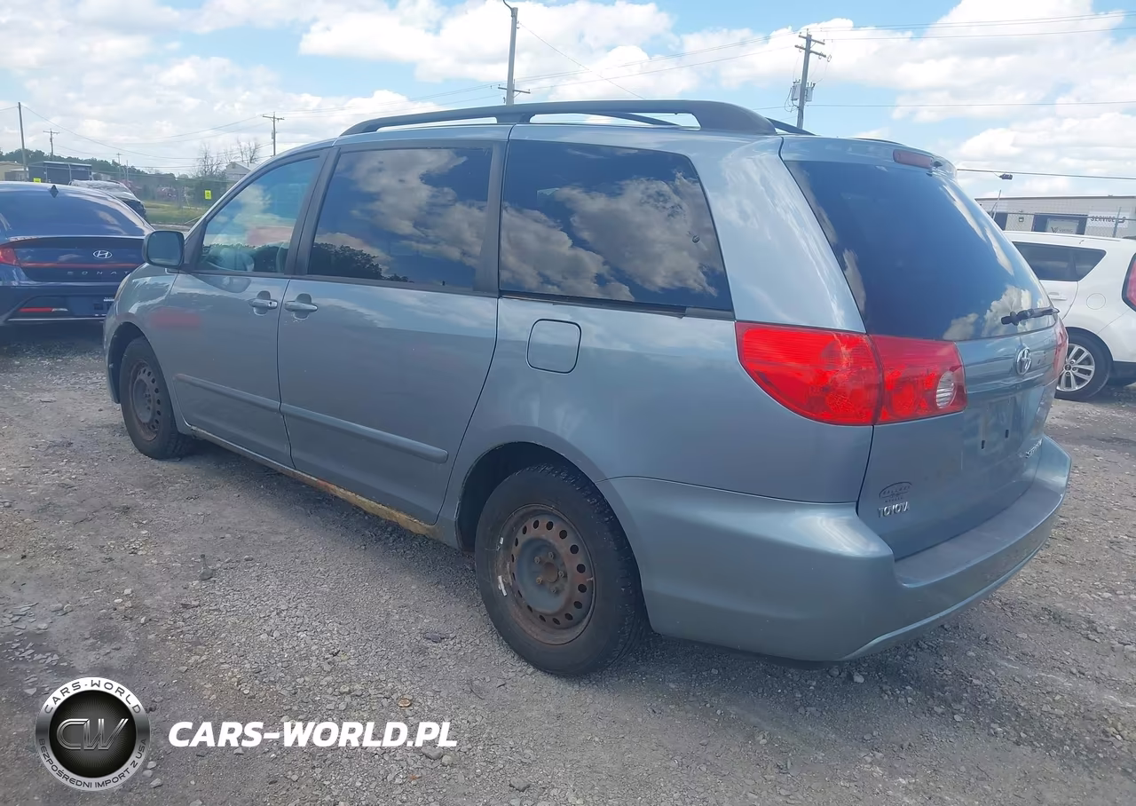 2010 Toyota Sienna Le VIN:5TDKK4CCXAS325785 - 3
