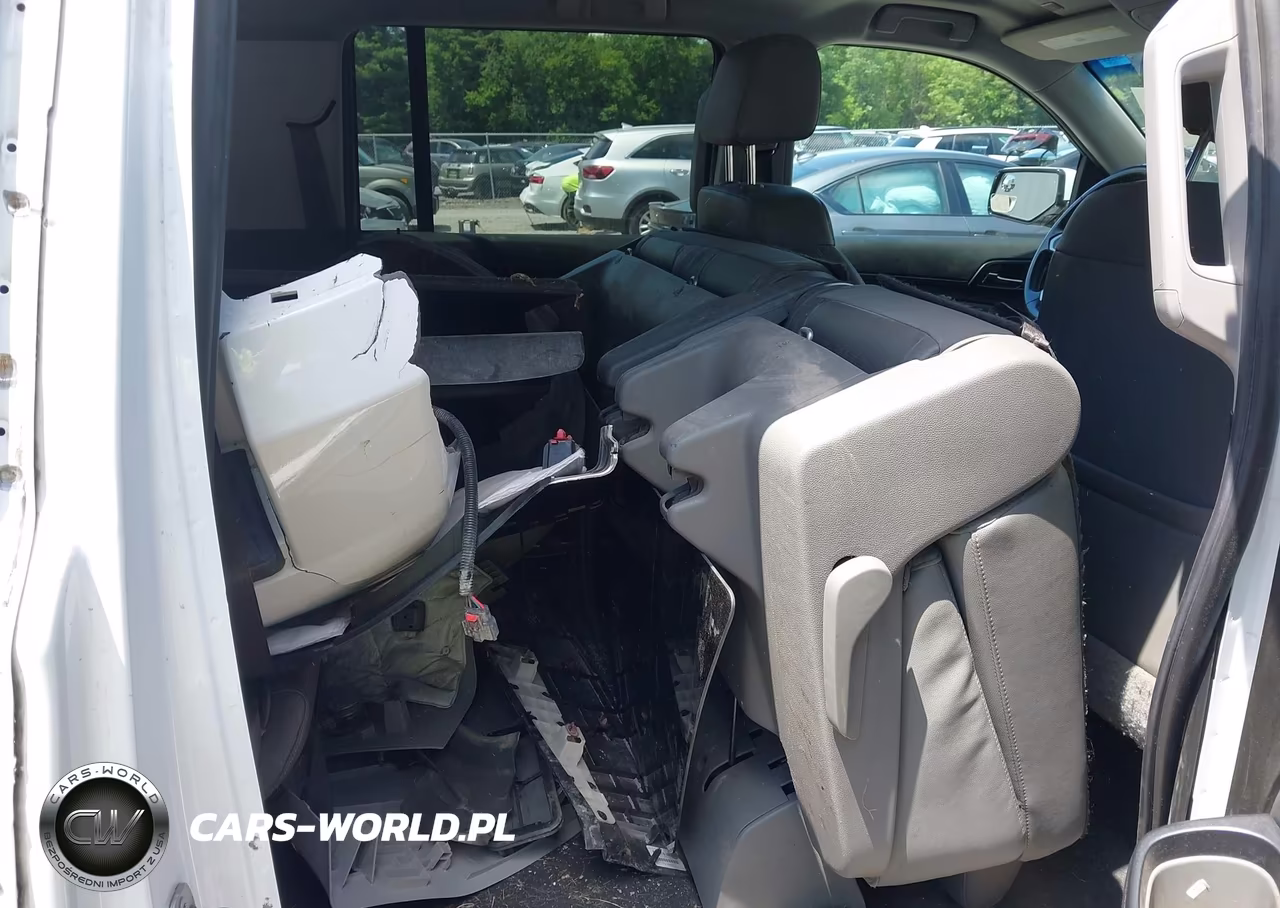 2020 Chevrolet Suburban 4Wd Lt VIN:1GNSKHKC0LR101538 - 8
