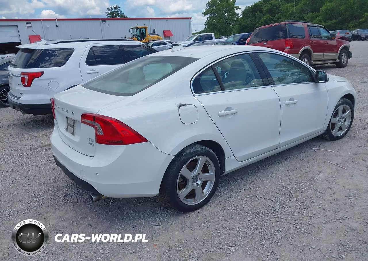 2013 Volvo S60 T5-T5 Platinum-T5 Premier-T5 Premier Plus VIN:YV1612FH9D2183404 - 4