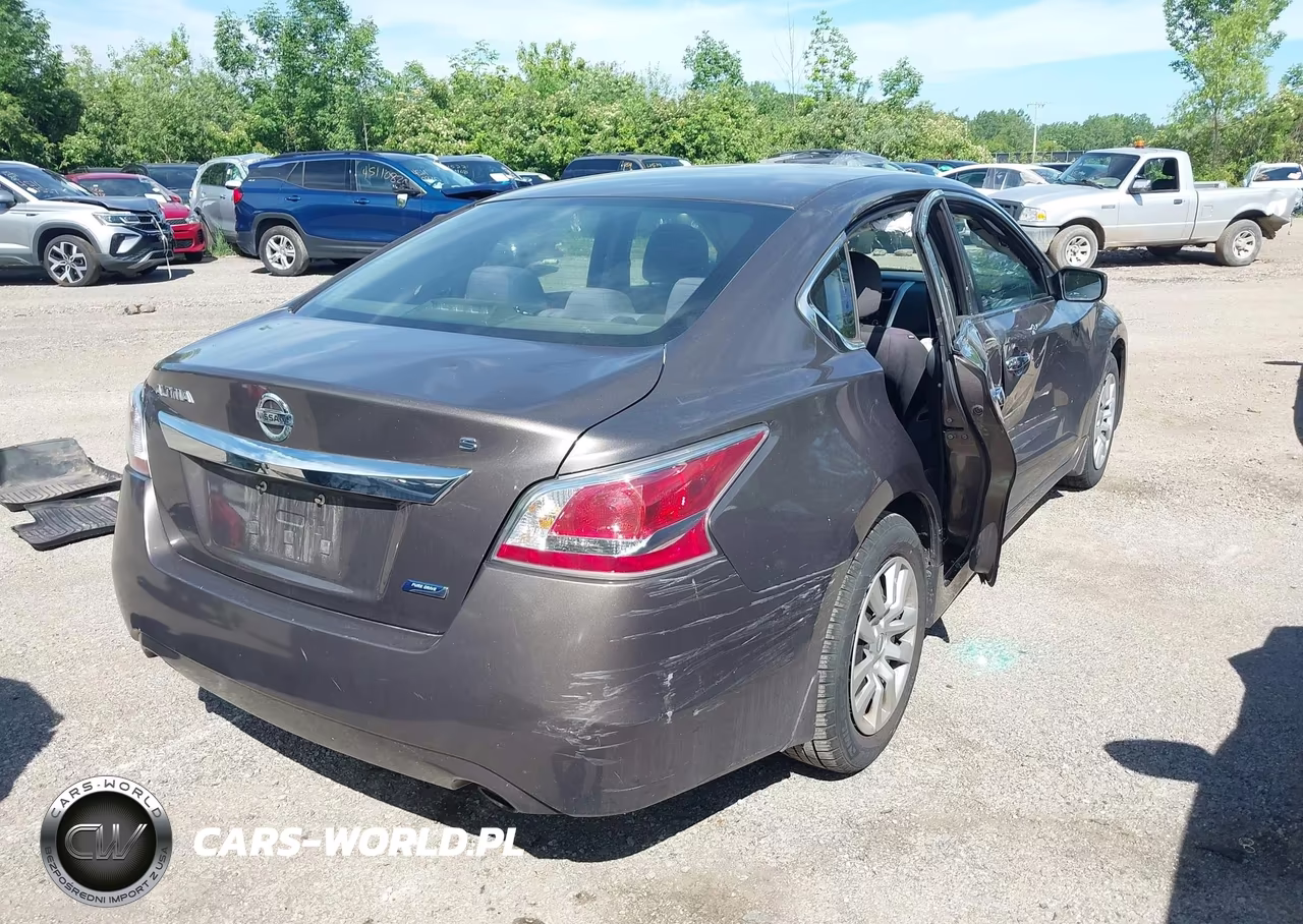 2014 Nissan Altima 2.5 S VIN:1N4AL3AP1EC281505 - 4