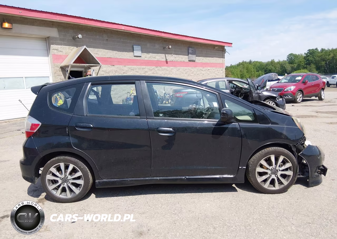2012 Honda Fit Sport VIN:JHMGE8H57CC018575 - 13