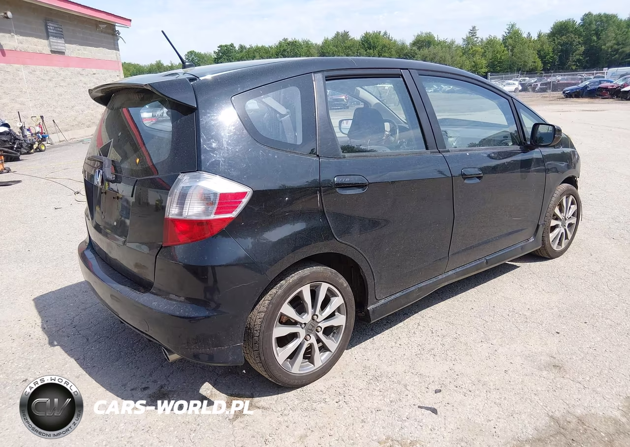 2012 Honda Fit Sport VIN:JHMGE8H57CC018575 - 4