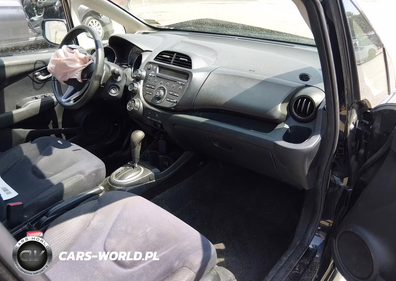 2012 Honda Fit Sport VIN:JHMGE8H57CC018575 - 5